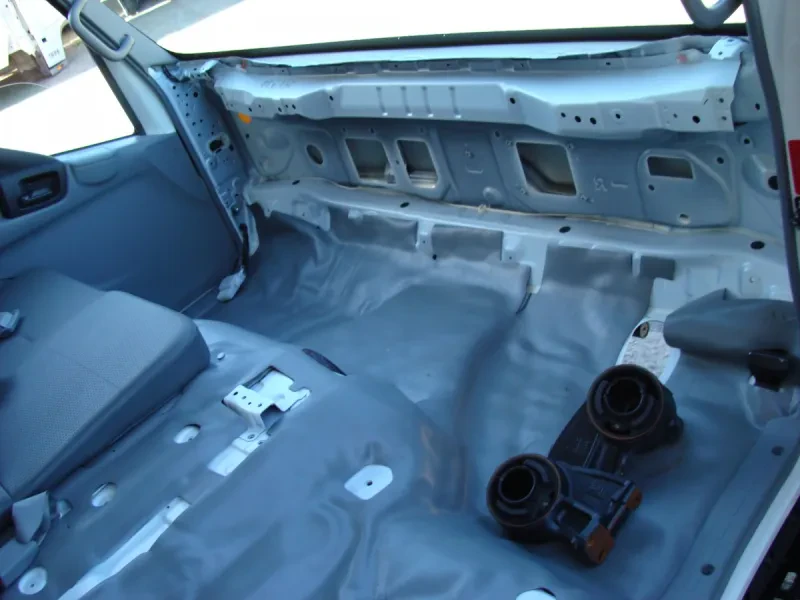 Hino 300 (2012) 714 Cab — photo 6 of 8