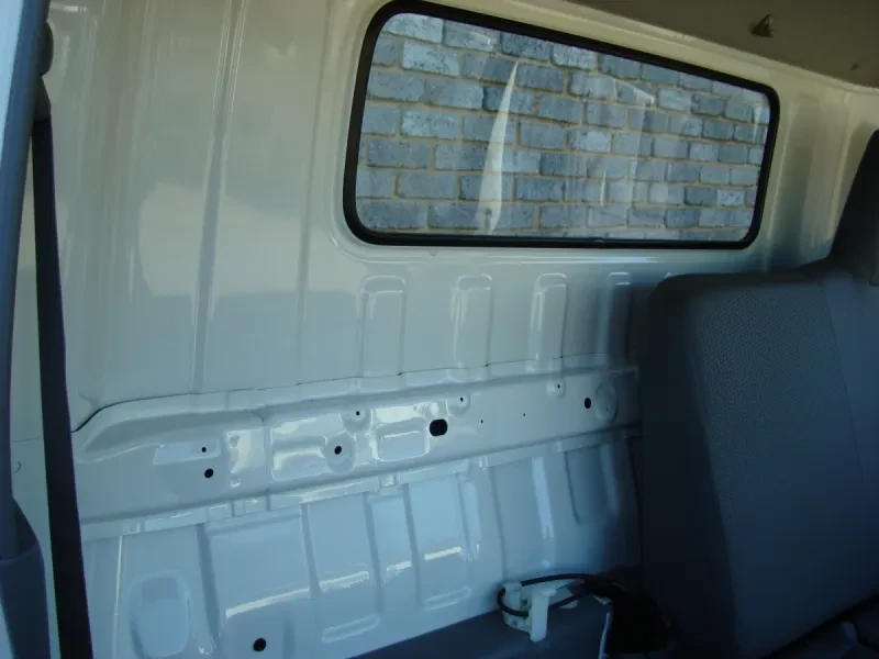 Hino 300 (2012) 714 Cab — photo 8 of 8