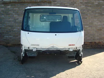 Hino 300 (2012) 815 Cab — photo 1 of 9