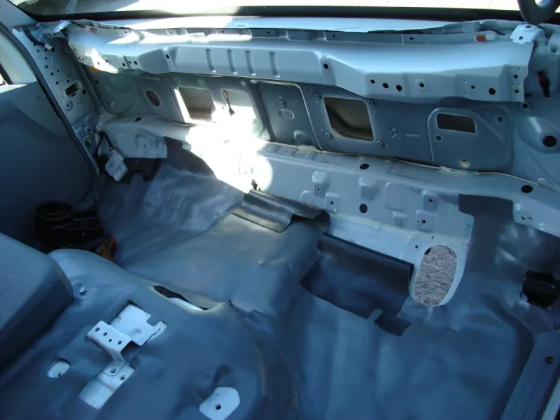 Hino 300 (2012) 815 Cab — photo 7 of 9