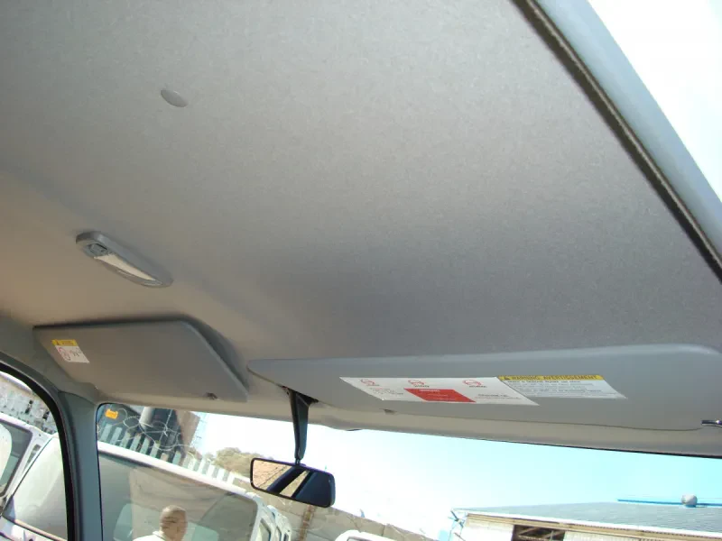 Hino 300 (2012) 815 Cab — photo 8 of 9
