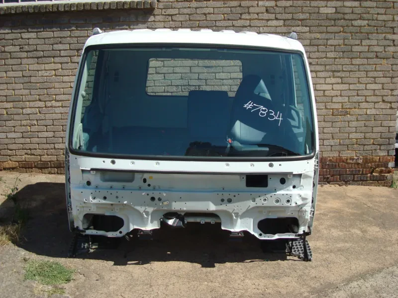Mitsubishi FUSO FK13-240 Cab (Semi-Trim) — photo 1 of 11