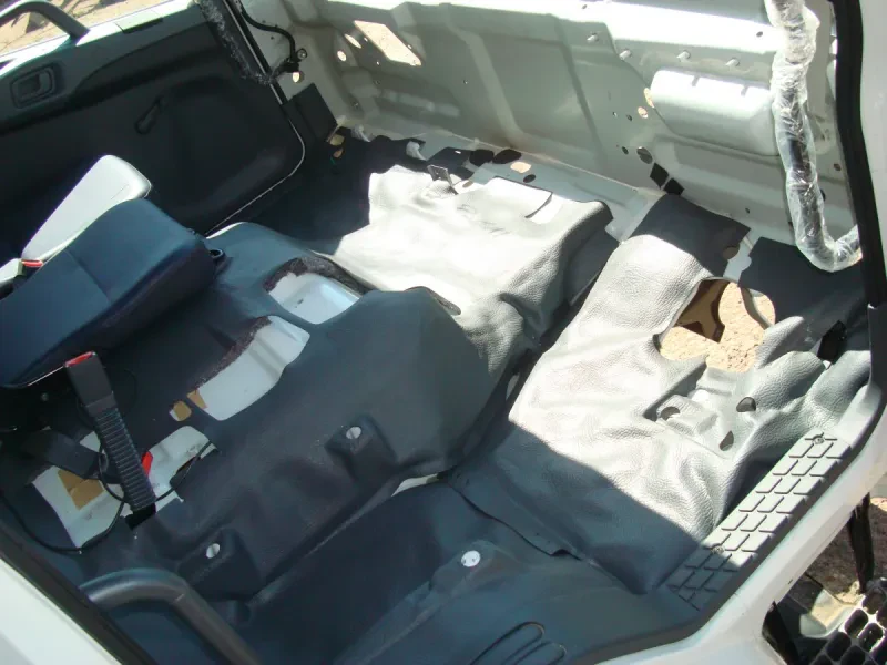 Mitsubishi FUSO FK13-240 Cab (Semi-Trim) — photo 7 of 11
