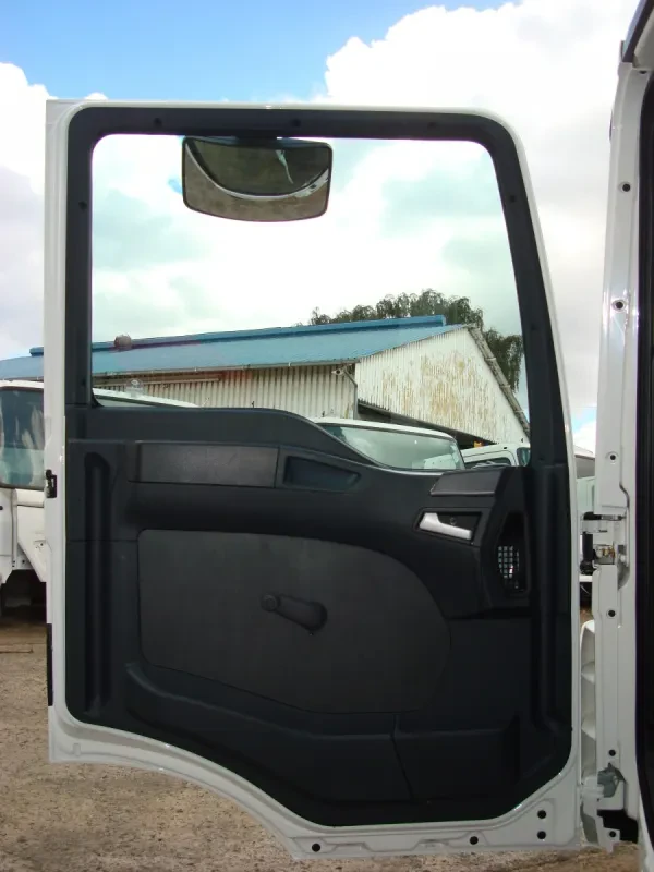 MAN TGM 18.240 Day Cab (Semi-Trim) — photo 7 of 11