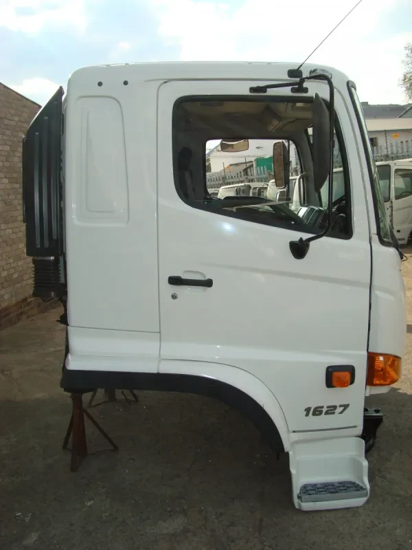 Toyota Hino 500 1627 Cab (Full Trim) — photo 4 of 14