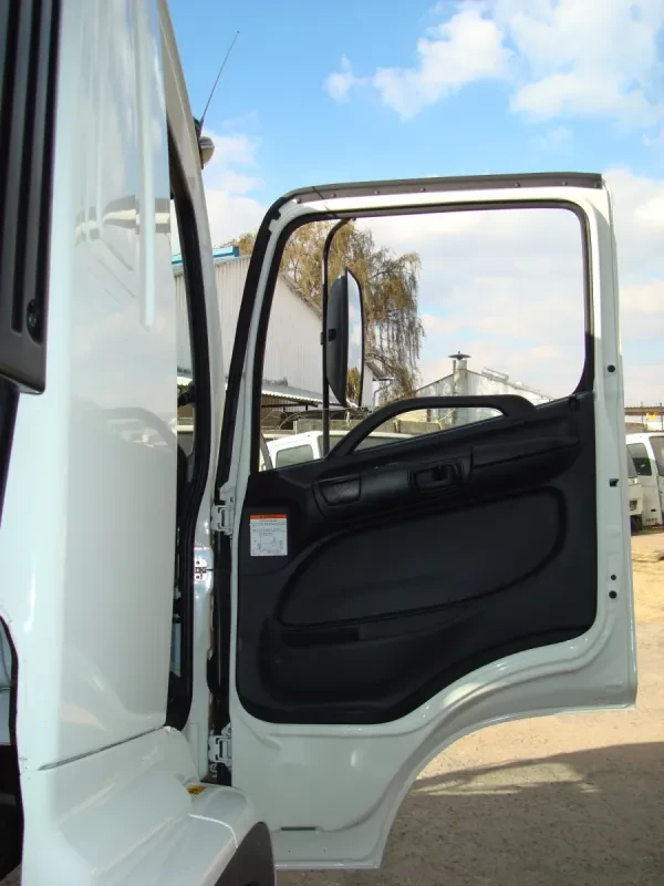 Toyota Hino 500 1627 Cab (Full Trim) — photo 7 of 14