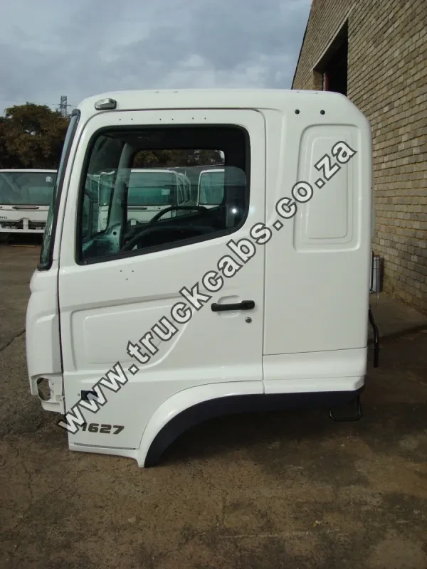 Toyota Hino 500 1627 Cab (Semi-Trim) — photo 2 of 8