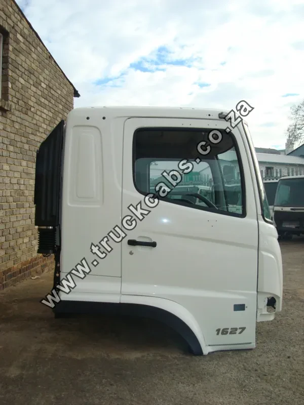 Toyota Hino 500 1627 Cab (Semi-Trim) — photo 3 of 8