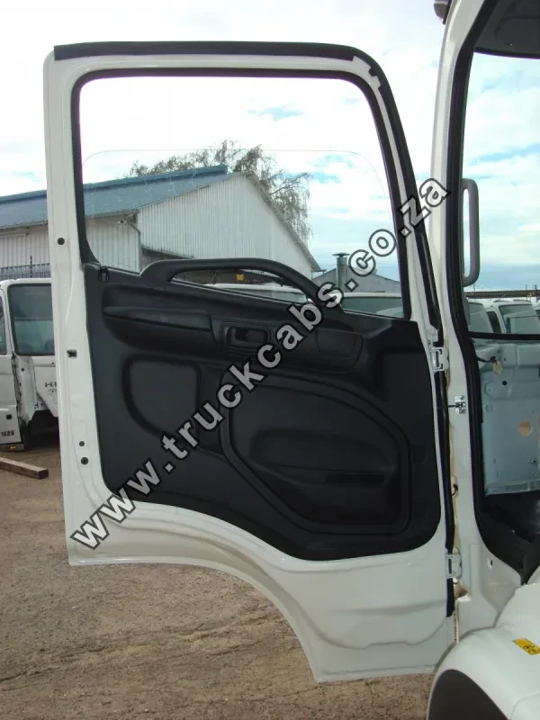 Toyota Hino 500 1627 Cab (Semi-Trim) — photo 5 of 8
