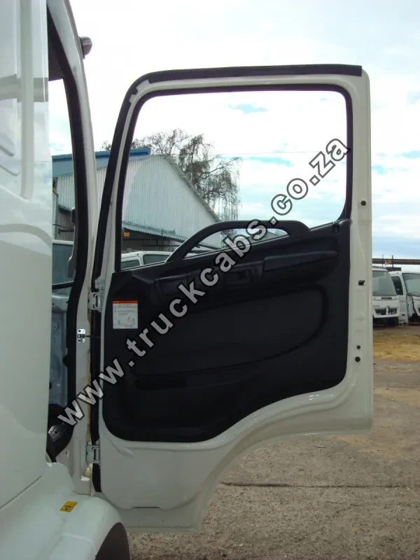 Toyota Hino 500 1627 Cab (Semi-Trim) — photo 6 of 8
