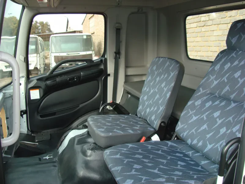 Toyota Hino 500 1627 Cab (Semi-Trim) — photo 8 of 8