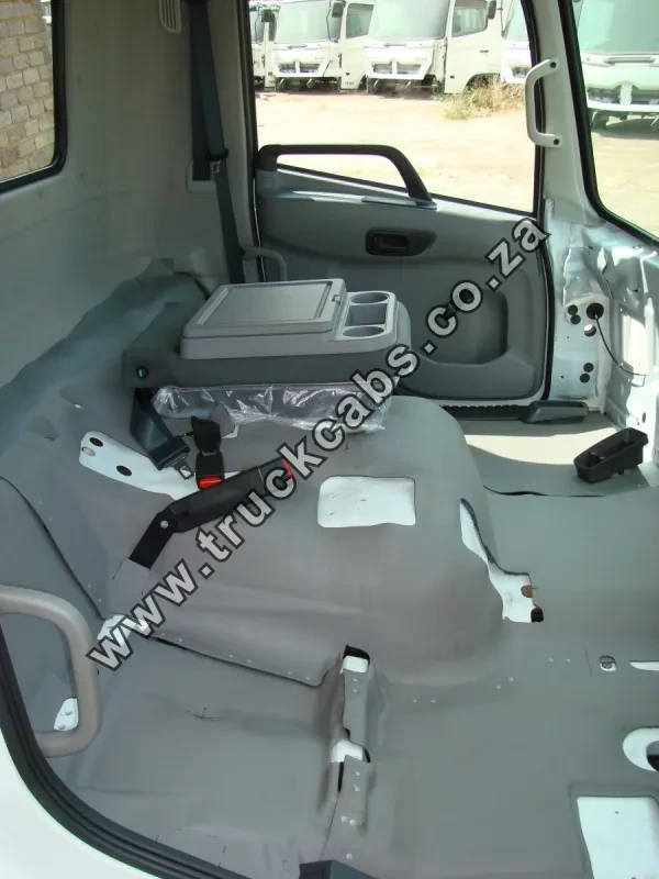 UD Trucks Croner LKE210 Cab (Semi-Trim) — photo 7 of 10
