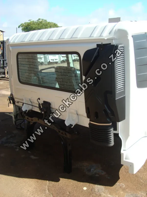 UD Trucks Croner PKE250 Cab (Semi-Trim) — photo 6 of 9