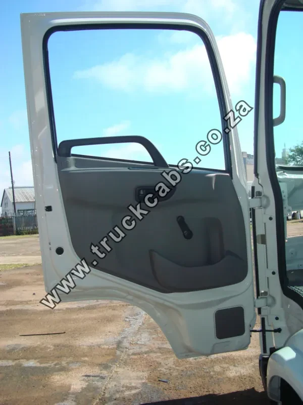 UD Trucks Croner PKE250 Cab (Semi-Trim) — photo 8 of 9