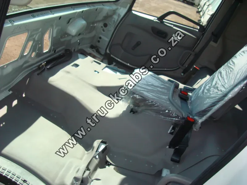 UD Trucks Croner PKE250 Cab (Semi-Trim) — photo 9 of 9