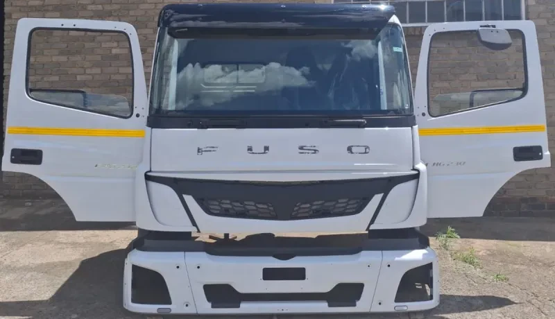 Fuso FJ16-230 Cab (Part-Trimmed) — photo 2 of 7