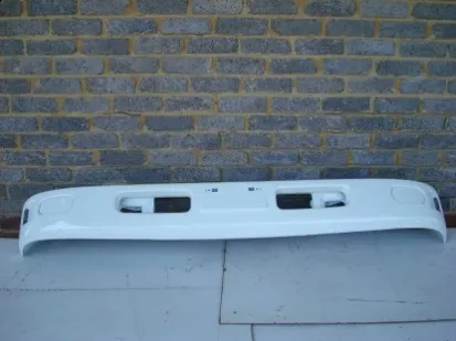 Mitsubishi FUSO FE 7-143 Bumper — photo 1 of 2