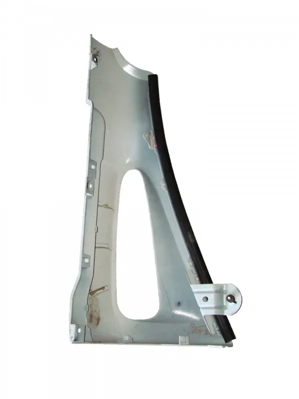 Iveco Eurocargo Quarter panel outer – Left — photo 2 of 2