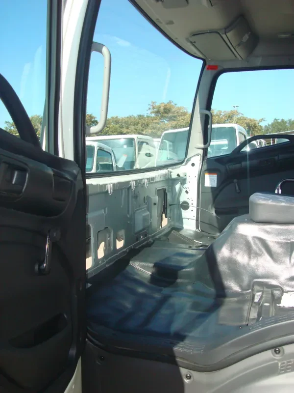 Toyota Hino 500 1626 Cab — photo 7 of 9