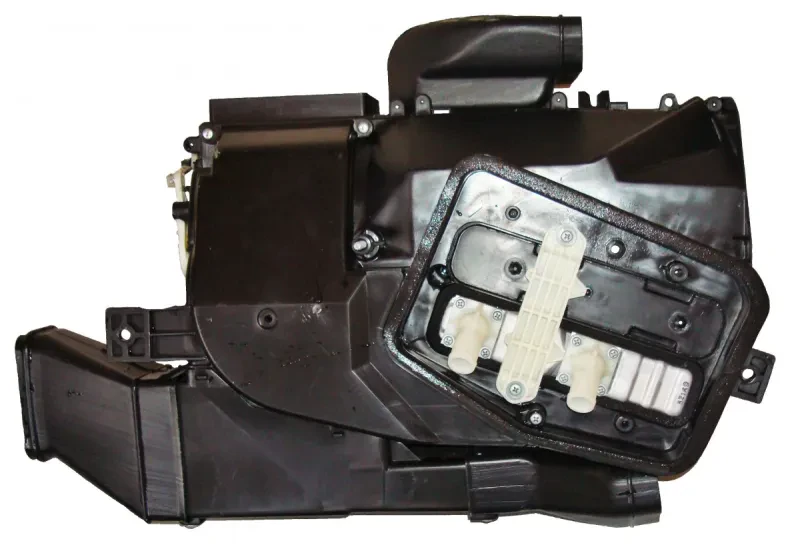 Nissan UD 95 Heater blower box