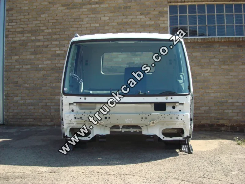 Mitsubishi FUSO FM16-270 Cab — photo 1 of 10
