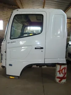 Toyota Hino 500 15-258 Cab — photo 2 of 5