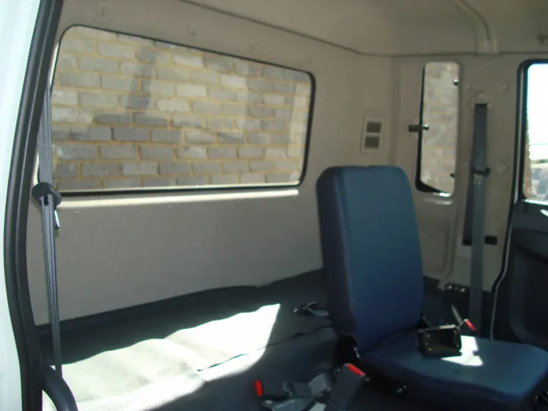 Mitsubishi FUSO FM16-270 Cab — photo 8 of 10