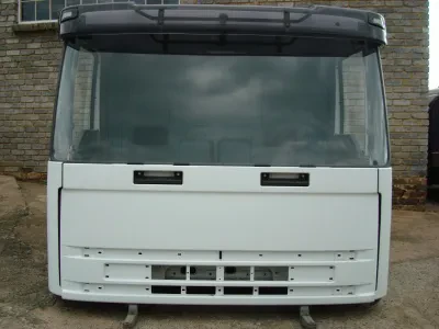 Iveco 170E27 Sleeper Cab — photo 1 of 10