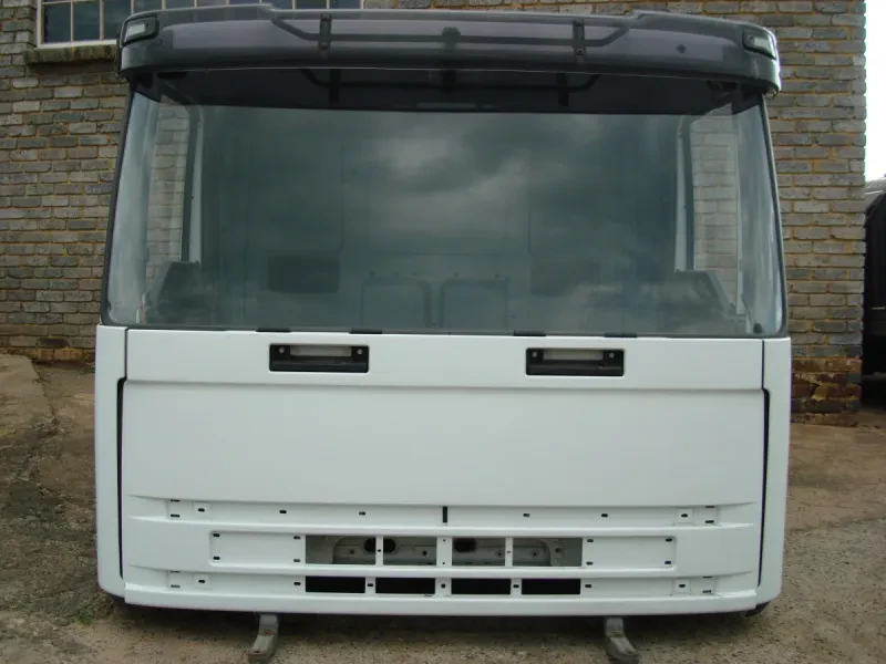 Iveco 170E27 Sleeper Cab — photo 1 of 10