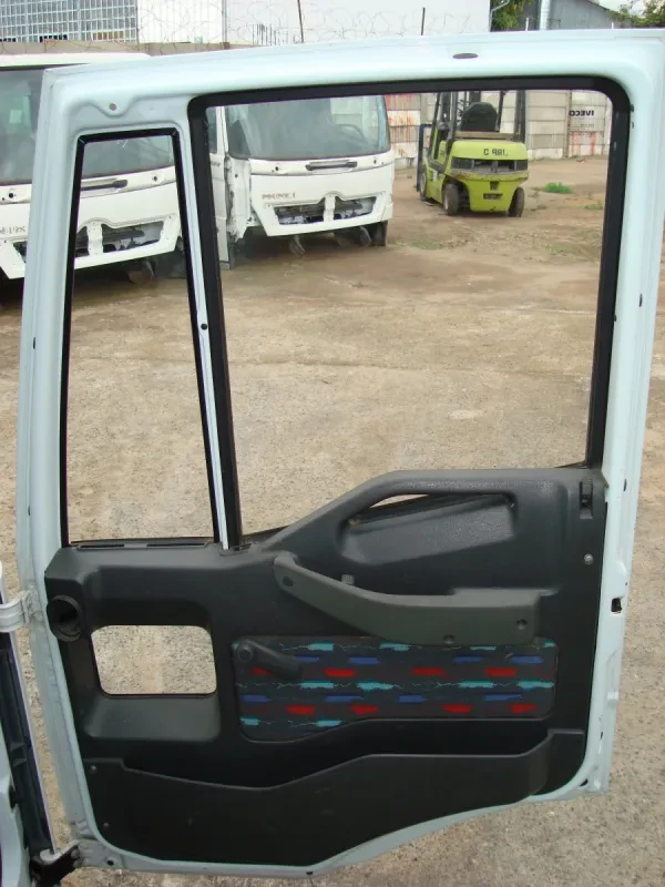 Iveco 170E27 Sleeper Cab — photo 5 of 10