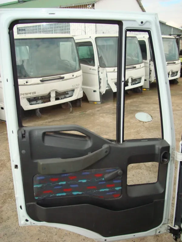 Iveco 170E27 Sleeper Cab — photo 6 of 10
