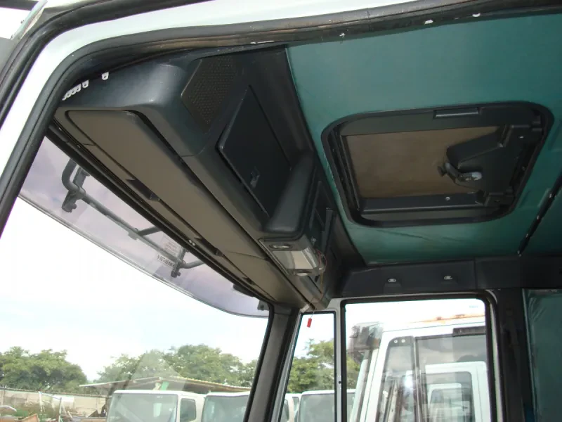 Iveco 170E27 Sleeper Cab — photo 8 of 10