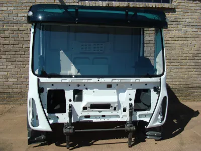 Iveco 180E28 Day Cab — photo 1 of 8