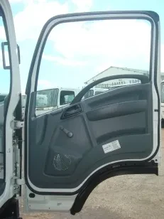 Isuzu NQR500N series Cab — photo 5 of 8